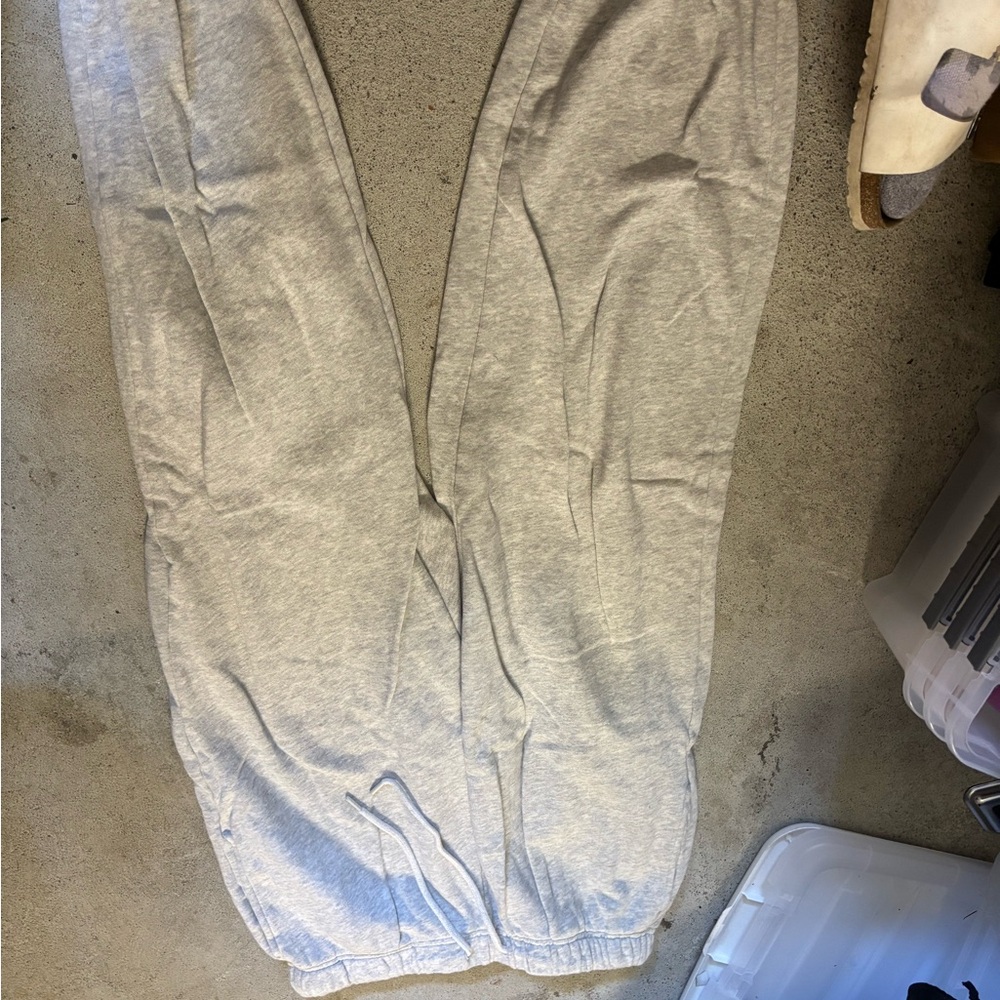 Old Navy Heather Gray Sweatpants